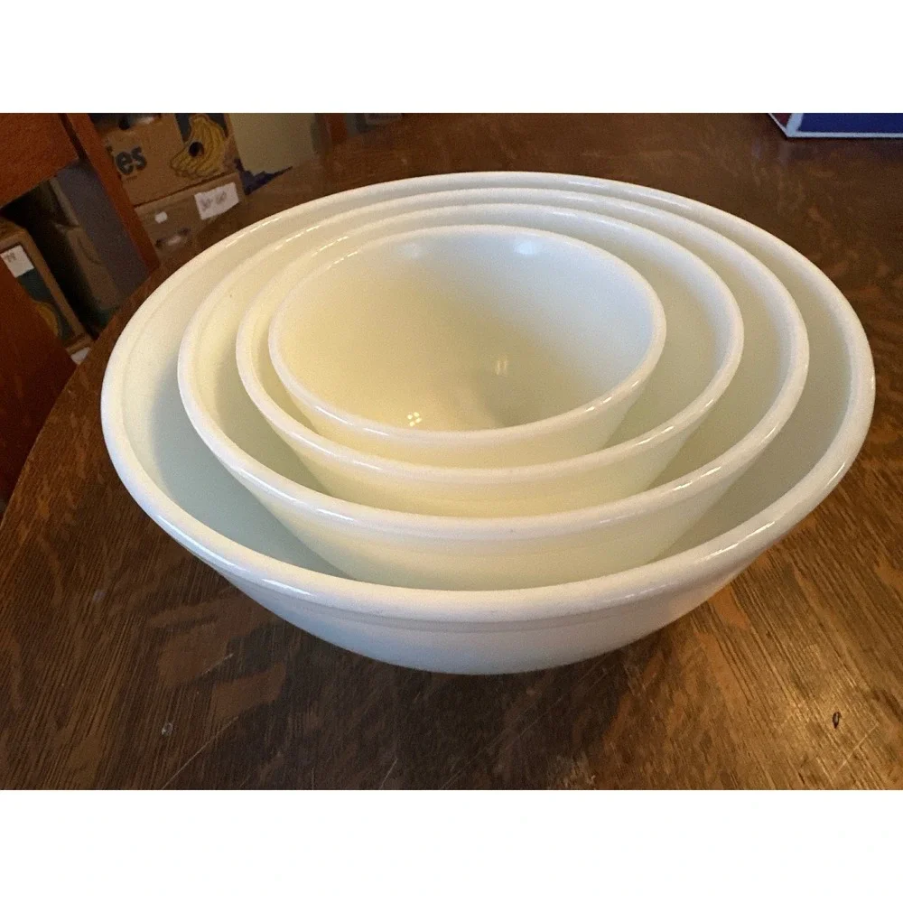 Vintage‎ Pyrex White Milk Glass Nesting Mixing Bowl Set 4 Piece 401 402 403 404